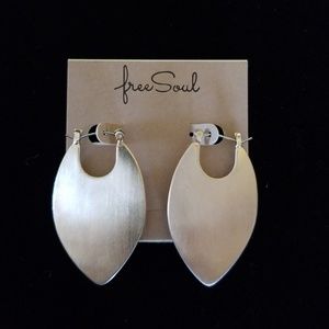 FREE SOUL EARRINGS